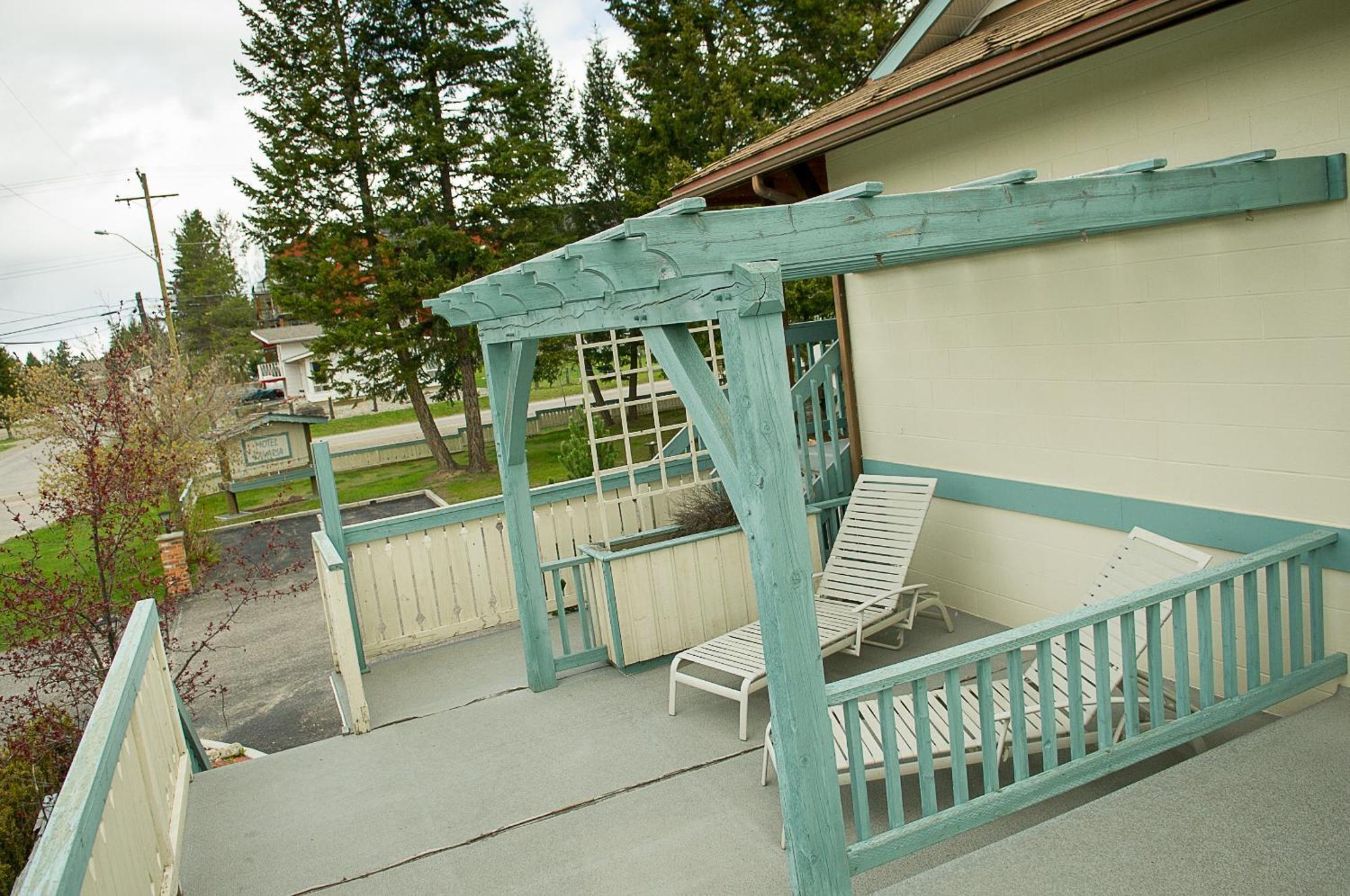Motel Bavaria Radium Hot Springs Exterior foto