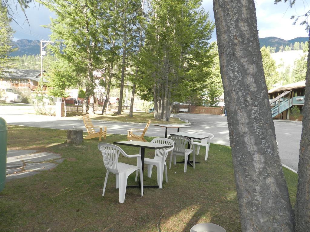 Motel Bavaria Radium Hot Springs Exterior foto